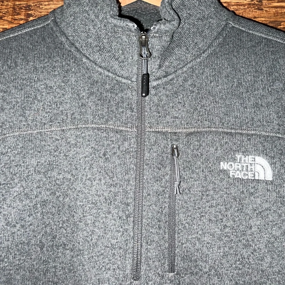 Men’s The North Face 1/2 Zip Fleece Pullover Jacket in Heather Gray Size Medium